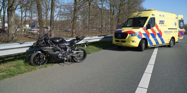 Foto: Motorrijder ten val op A2 bij Maarheeze, snelweg tijdelijk dicht