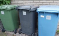 3 containers afval groen grijs en blauw