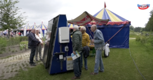 Energie Expo op de Groene Long te Bladel. Voor een thuisaccu wordt interesse getoond.