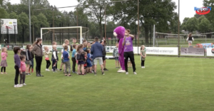 Op sportpark de Meren krijgen de kinderen een warming up