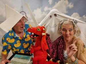 twee personages in het Wolkentheater