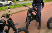 Jongere op fatbike