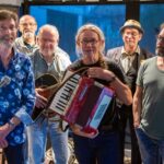 Red Cat running speelt in museum ’t Oude Slot