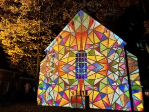 GLOW Oirschot Lichtkunstwerk bij het Boterkerkje